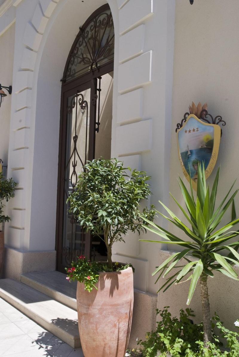 Palazzo Reginella Aparthotel Bovalino Marina Exterior photo