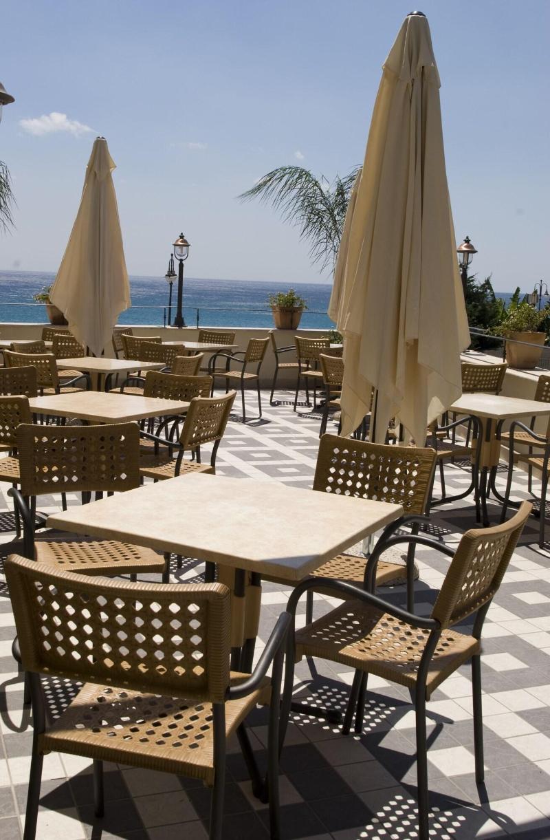 Palazzo Reginella Aparthotel Bovalino Marina Exterior photo