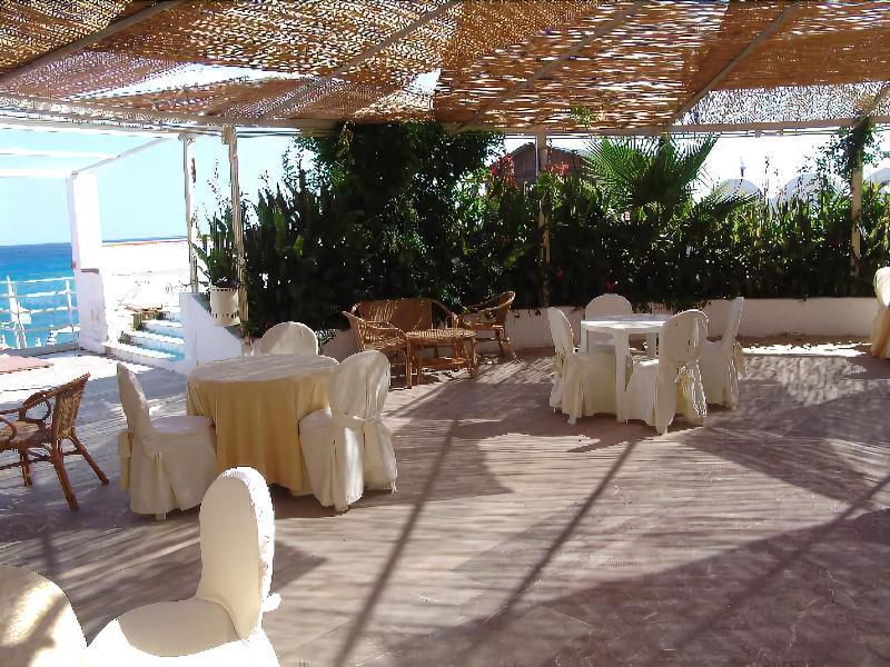 Palazzo Reginella Aparthotel Bovalino Marina Exterior photo