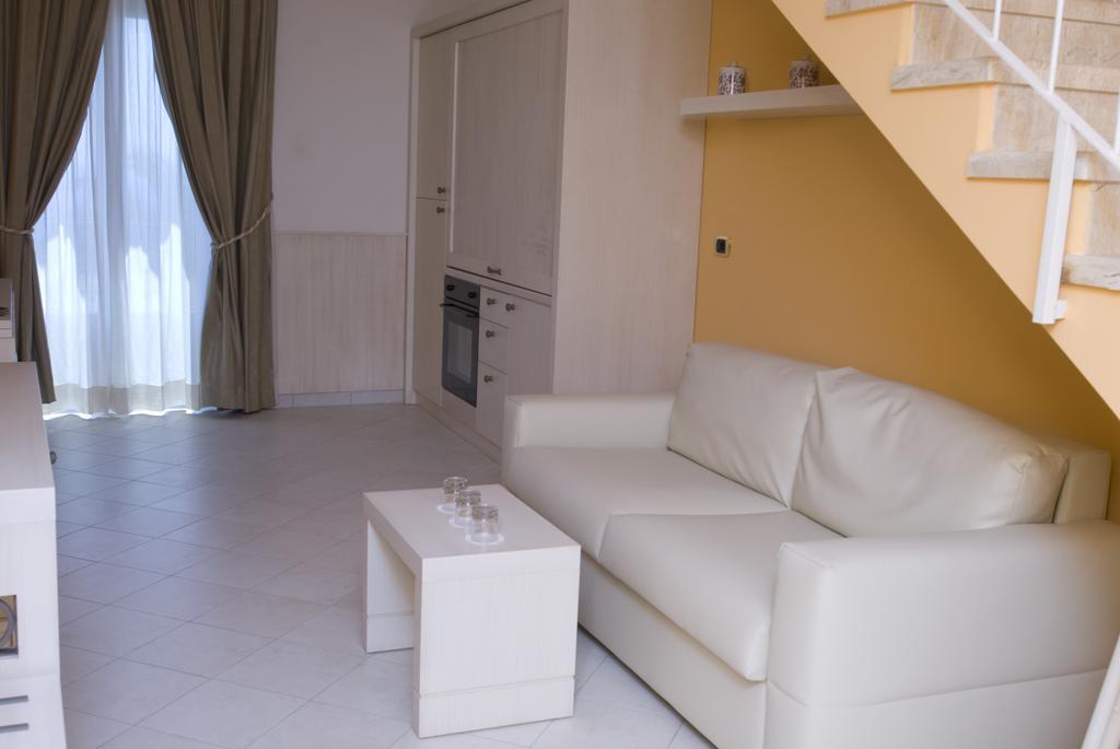 Palazzo Reginella Aparthotel Bovalino Marina Room photo