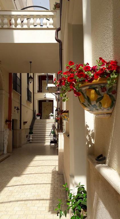 Palazzo Reginella Aparthotel Bovalino Marina Exterior photo