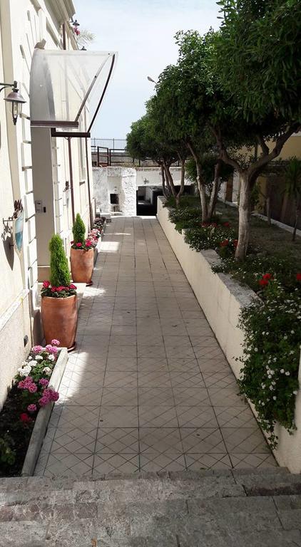 Palazzo Reginella Aparthotel Bovalino Marina Exterior photo